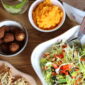 Falafel, søteplamos og spískkálssalat